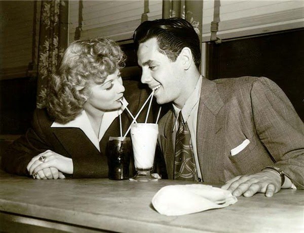 lucille_ball_desi_arnaz_469374bc33c0f.1254830603